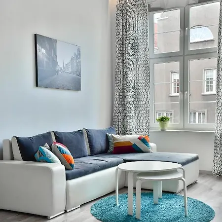 Long Street Apartment *